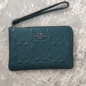 Coach Corner Zip Wristlet In Signature Leather gunmetal/forest